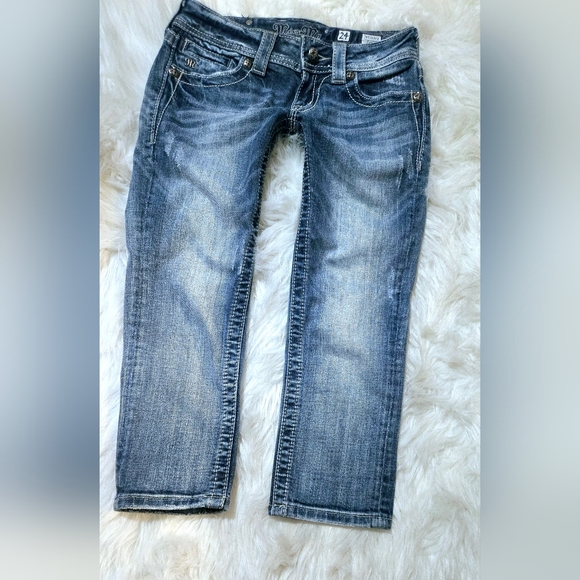 Miss Me Low Rise Cqpri Jeans with rhinestone angel wings on back pockets Size 24 - Picture 6 of 7